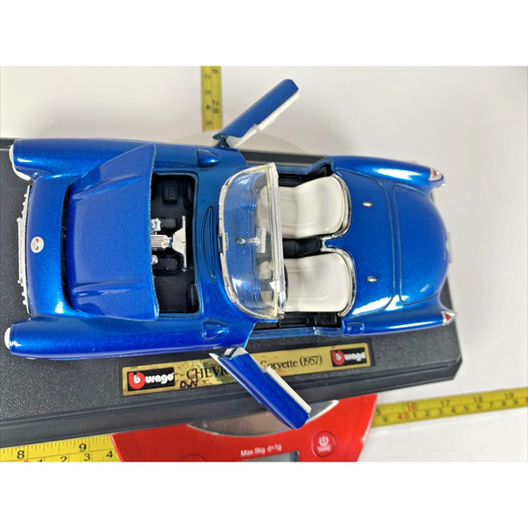 Road Tough 1957 Chevy Corvette 1:24 Scale Diecast Model Car With Plastic Stand - Picture 15 of 16
